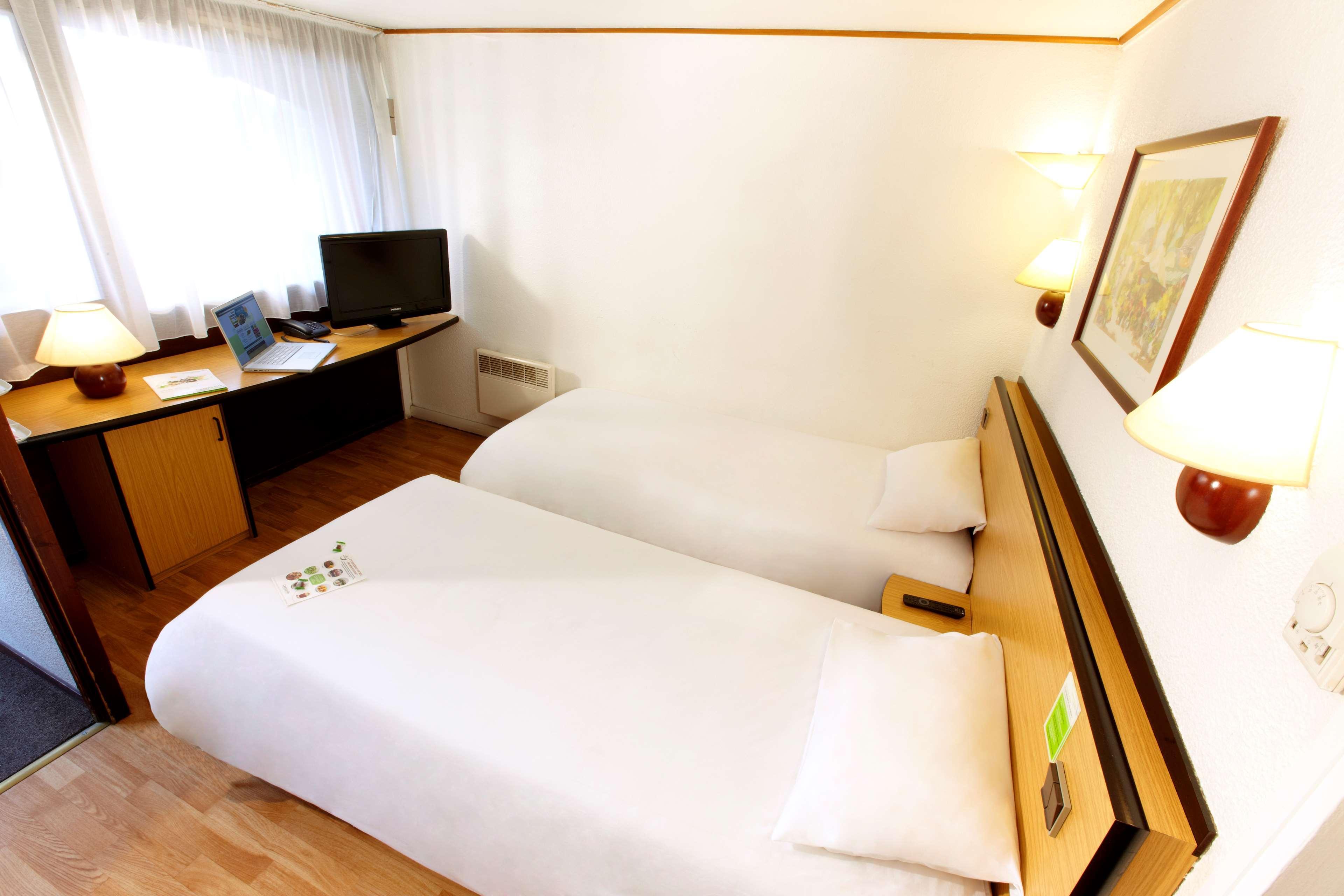Campanile Rouen Nord - Mont-Saint-Aignan Hotel Екстериор снимка